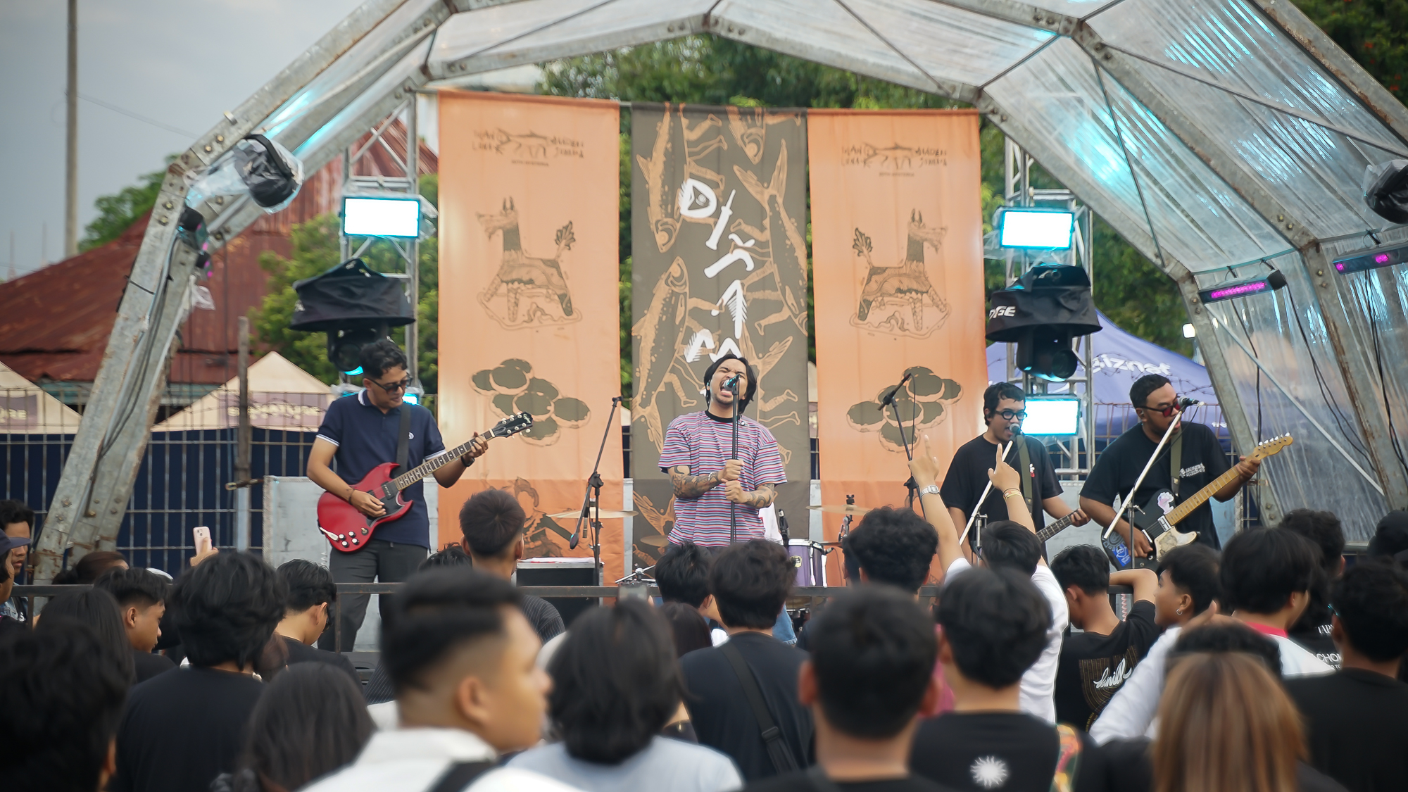 Crowd at FISIPHORIA